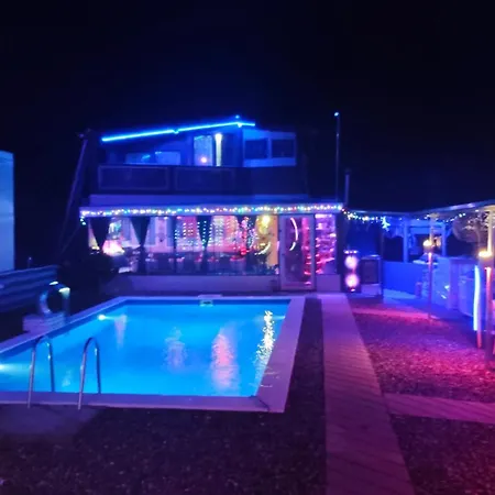 Neno Pyramid Wellness Retreat Lägenhetshotell 4*
